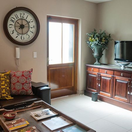 Chung cư 99 m² 2 phòng ngủ, 2 phòng tắm riêng ở Trung tâm Stellenbosch Ngoại thất bức ảnh