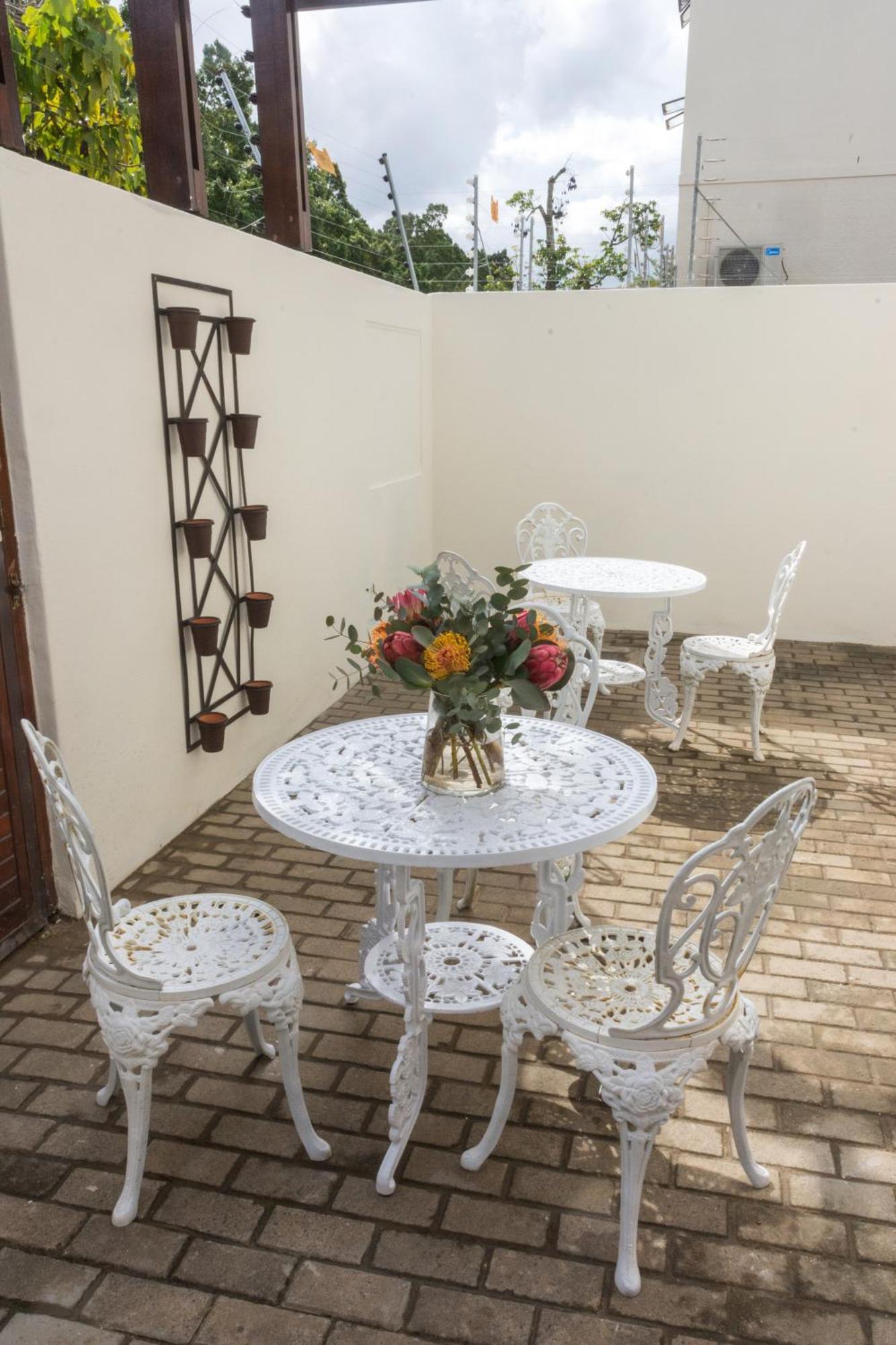 Chung cư 99 m² 2 phòng ngủ, 2 phòng tắm riêng ở Trung tâm Stellenbosch Ngoại thất bức ảnh