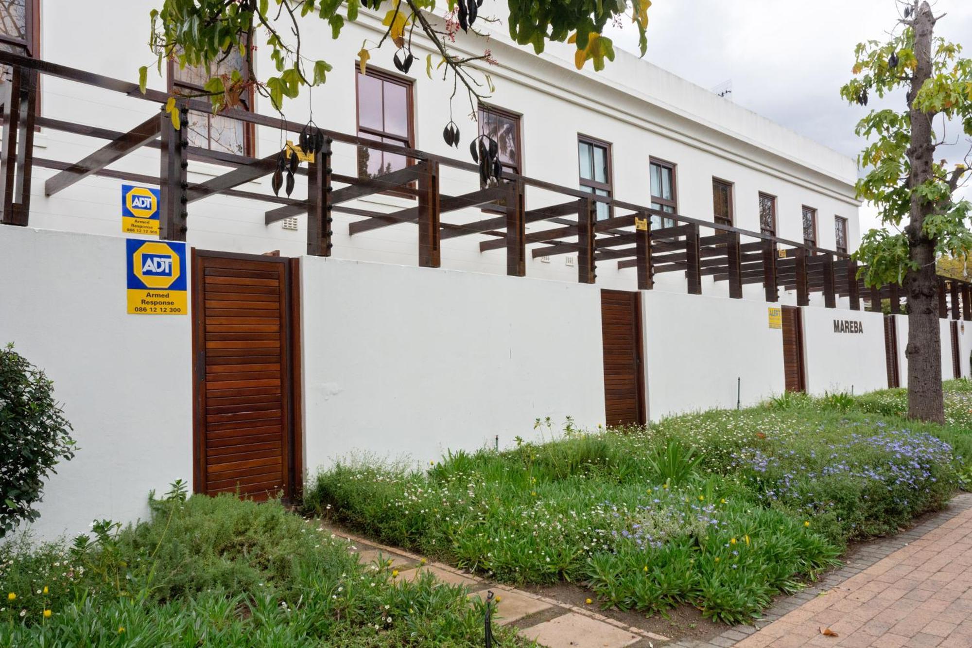 Chung cư 99 m² 2 phòng ngủ, 2 phòng tắm riêng ở Trung tâm Stellenbosch Ngoại thất bức ảnh
