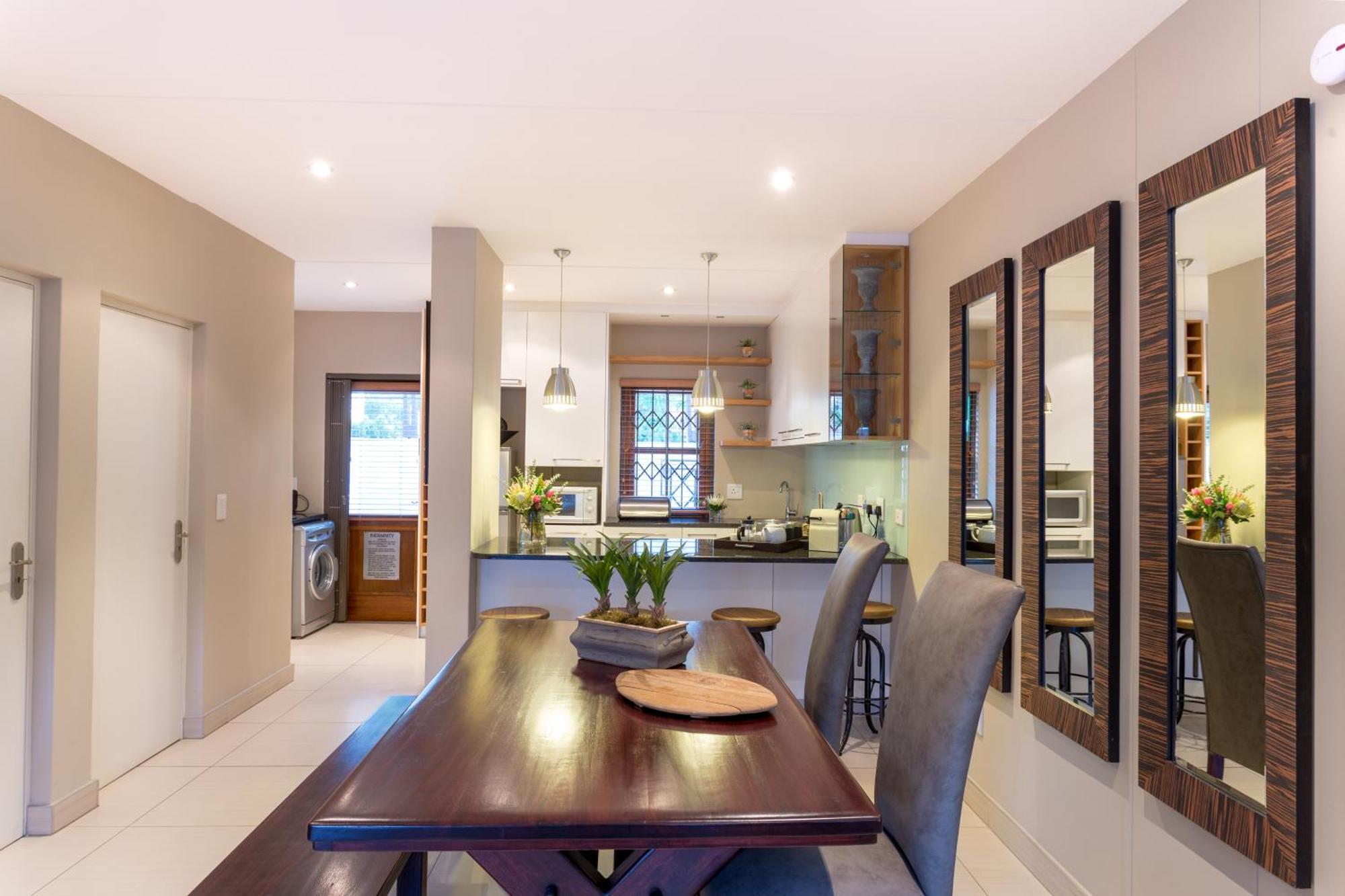 Chung cư 99 m² 2 phòng ngủ, 2 phòng tắm riêng ở Trung tâm Stellenbosch Ngoại thất bức ảnh