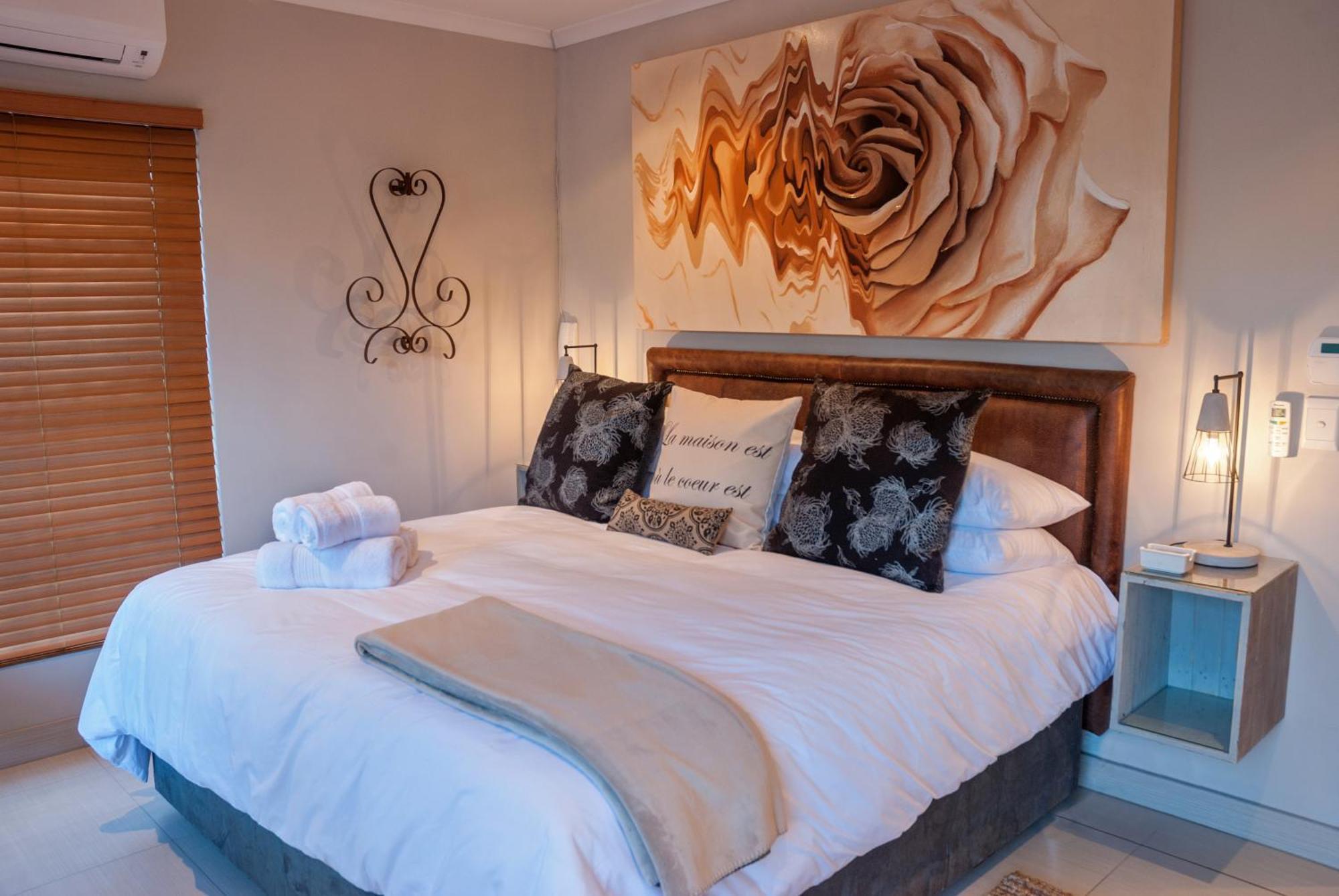 Chung cư 99 m² 2 phòng ngủ, 2 phòng tắm riêng ở Trung tâm Stellenbosch Ngoại thất bức ảnh
