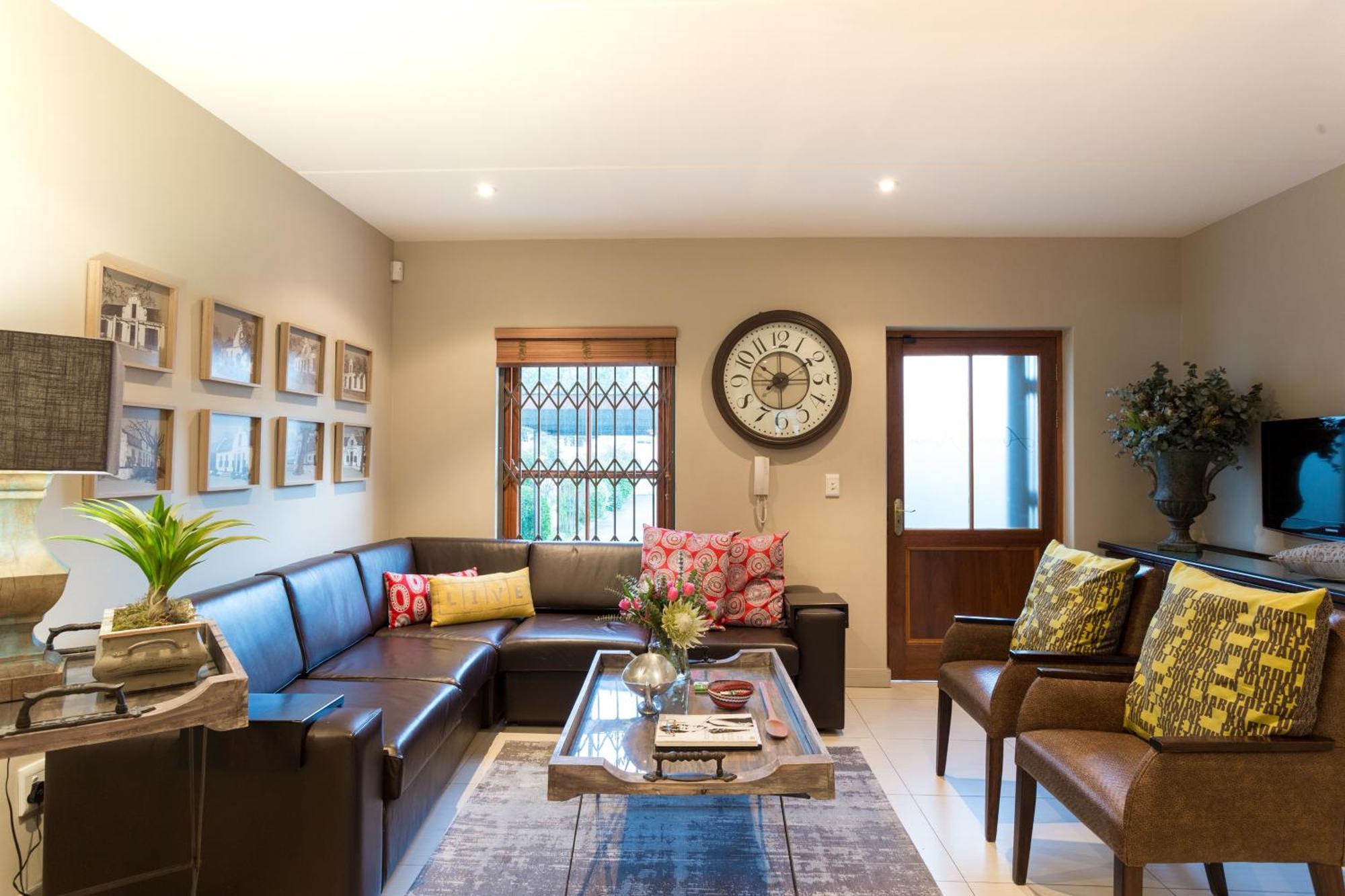 Chung cư 99 m² 2 phòng ngủ, 2 phòng tắm riêng ở Trung tâm Stellenbosch Ngoại thất bức ảnh