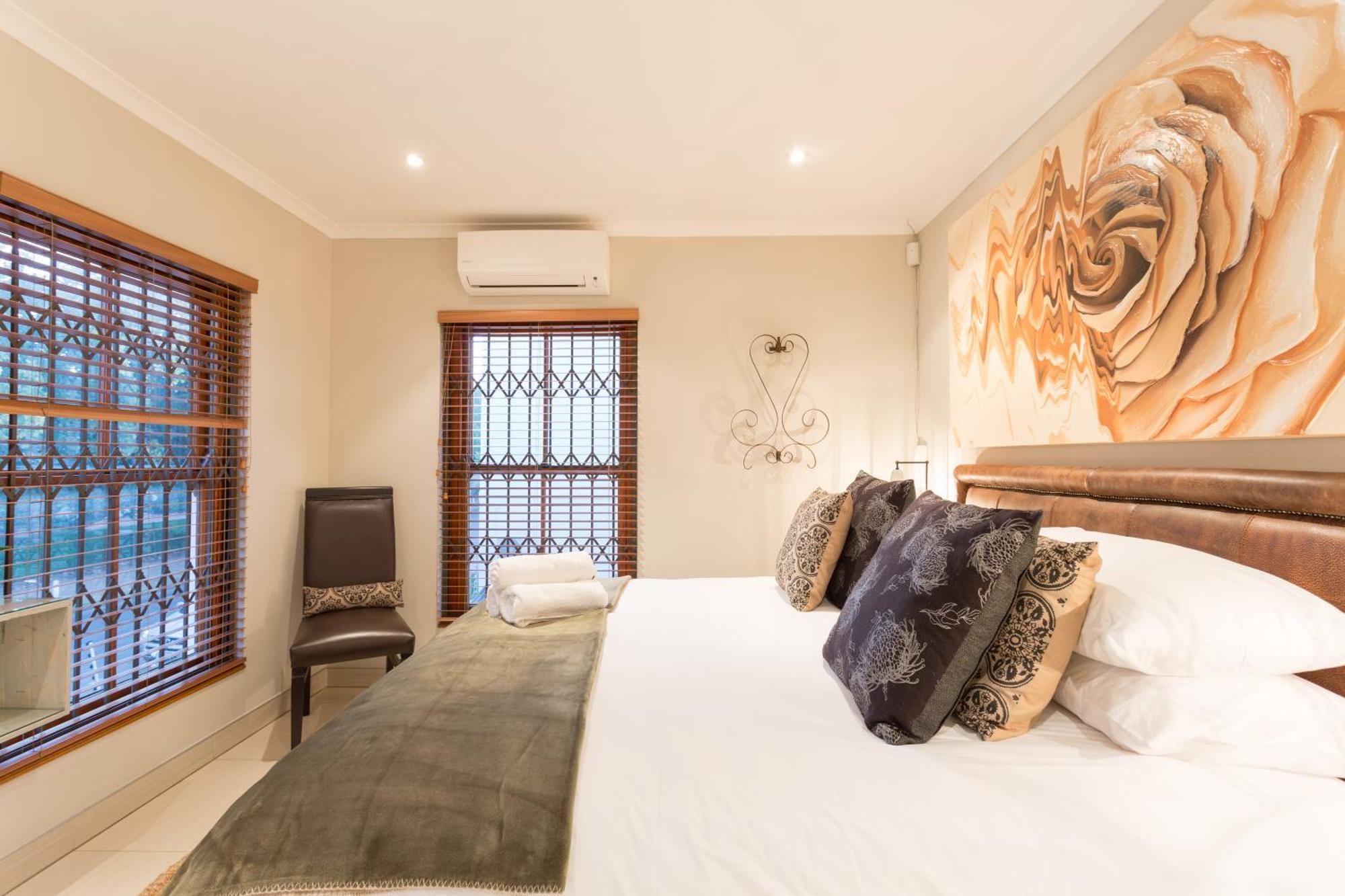 Chung cư 99 m² 2 phòng ngủ, 2 phòng tắm riêng ở Trung tâm Stellenbosch Ngoại thất bức ảnh