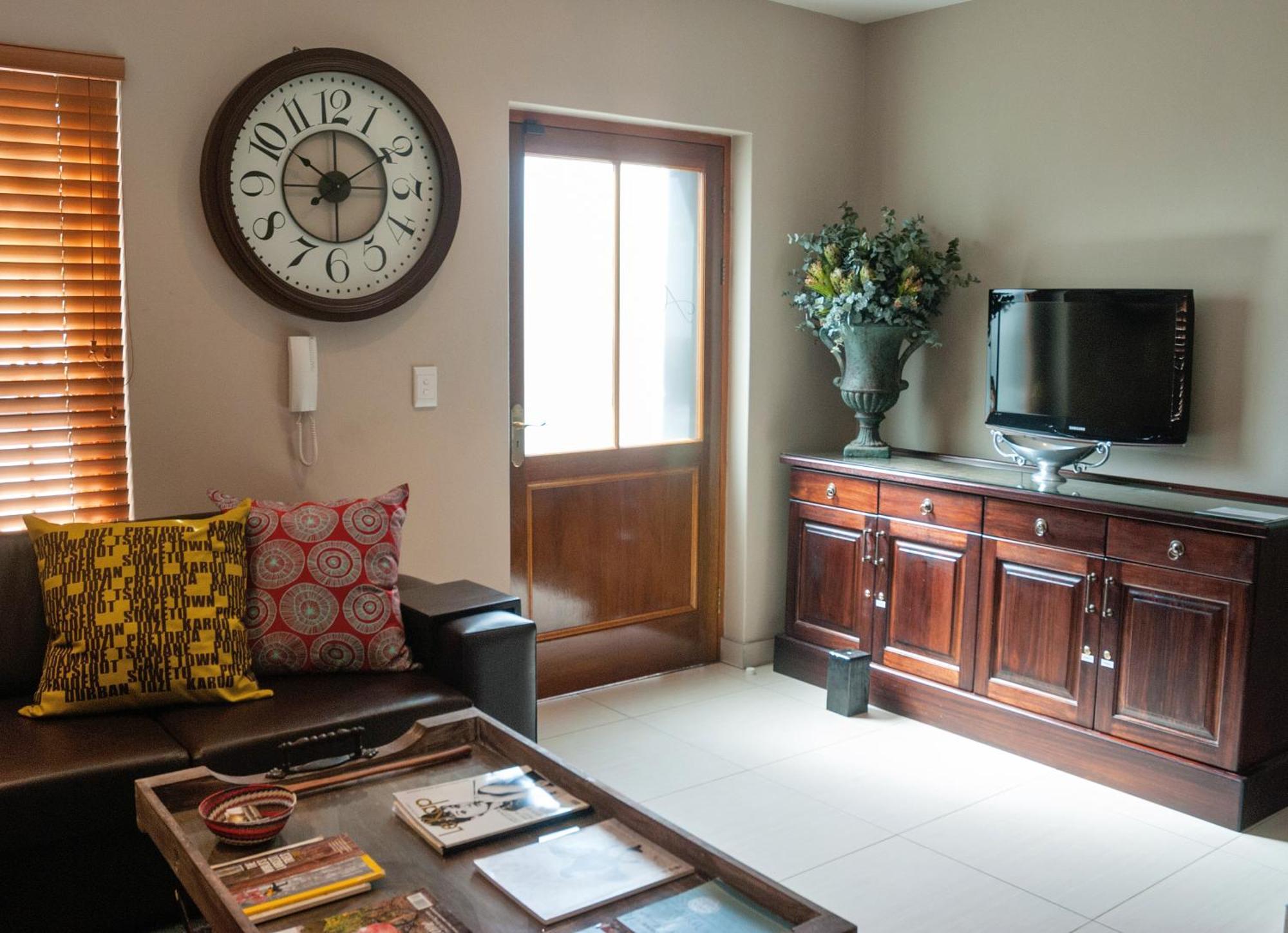 Chung cư 99 m² 2 phòng ngủ, 2 phòng tắm riêng ở Trung tâm Stellenbosch Ngoại thất bức ảnh