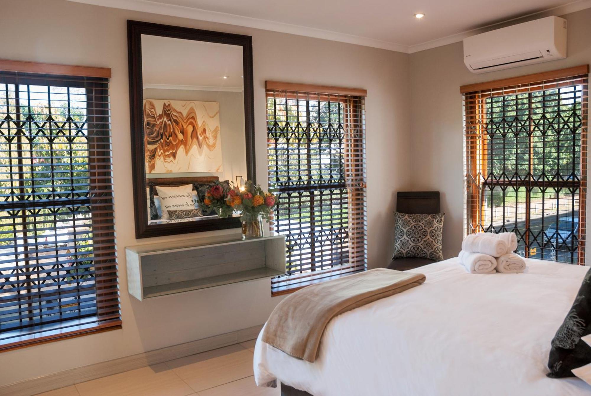 Chung cư 99 m² 2 phòng ngủ, 2 phòng tắm riêng ở Trung tâm Stellenbosch Ngoại thất bức ảnh