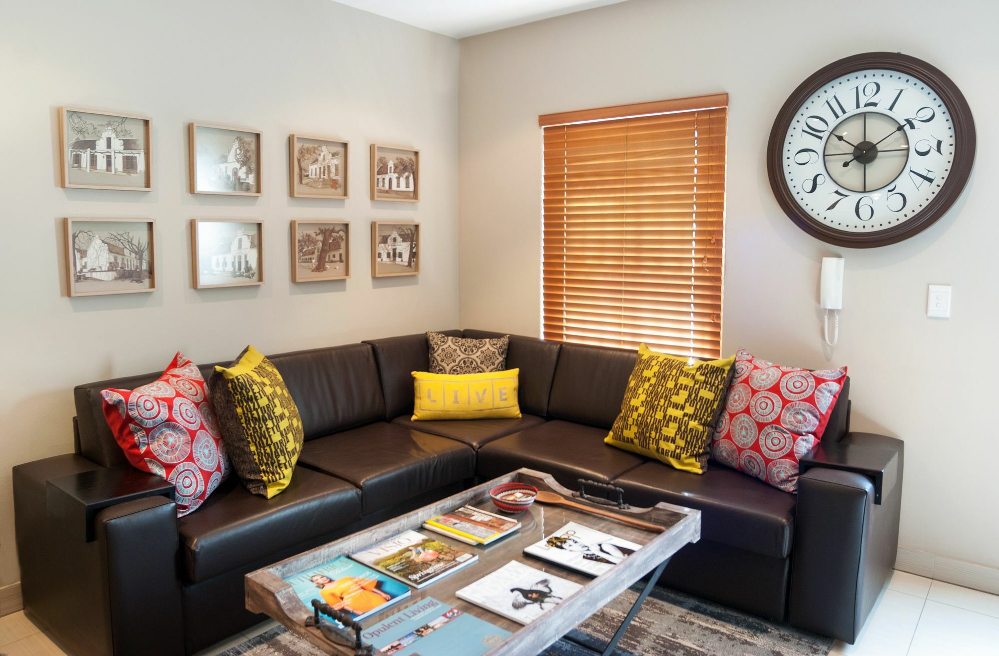 Chung cư 99 m² 2 phòng ngủ, 2 phòng tắm riêng ở Trung tâm Stellenbosch Ngoại thất bức ảnh