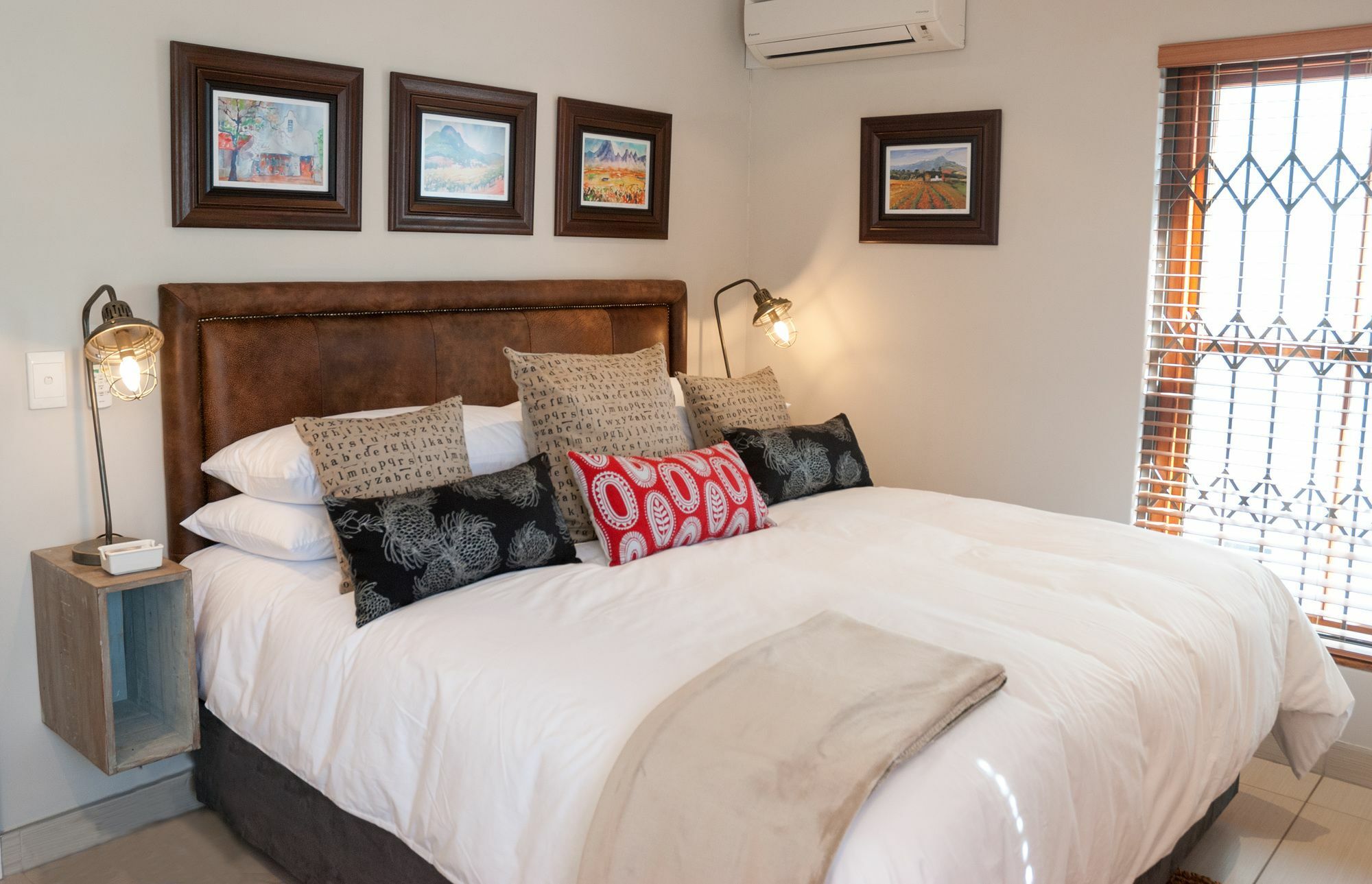 Chung cư 99 m² 2 phòng ngủ, 2 phòng tắm riêng ở Trung tâm Stellenbosch Ngoại thất bức ảnh
